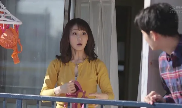 phim sex tre Cậu học sinh mỗi đêm khó ngủ bởi tiếng rên của người phụ nữ hàng xóm cạnh bên